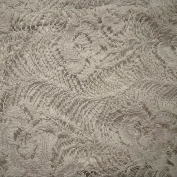 Miss Me White Lace Shorts - Picture 2 of 3